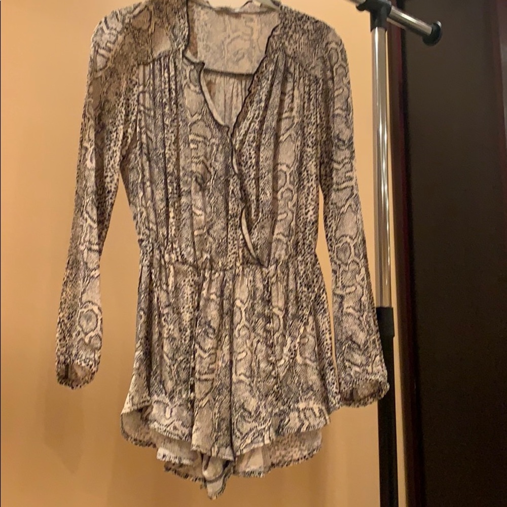 Romper - Picture 5 of 5